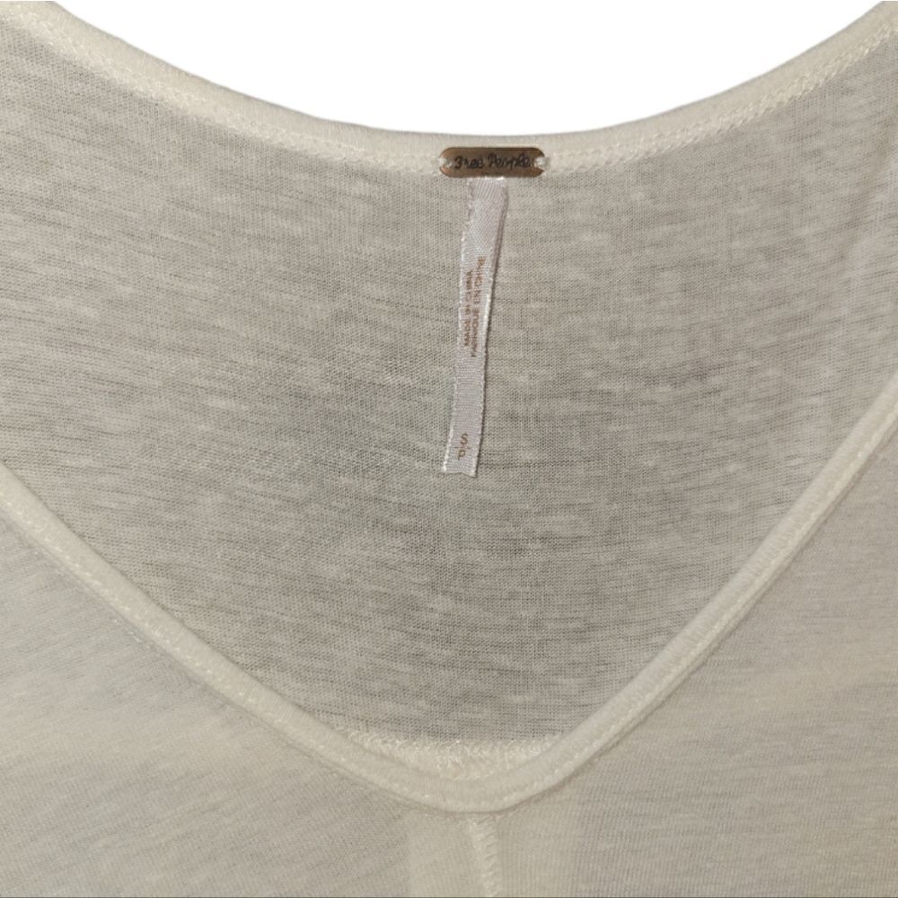 FREE PEOPLE Linen Blend Off White Bittersweet Cold Shoulder Tee Top S - Picture 5 of 13